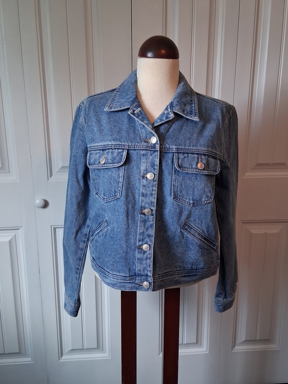 Mountain Lake Women's Light Blue Denim Jacket w/ Button Front & 4 Pockets Sz L